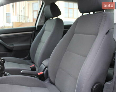 Чорний Фольксваген Гольф, об'ємом двигуна 1.6 л та пробігом 205 тис. км за 5690 $, фото 39 на Automoto.ua