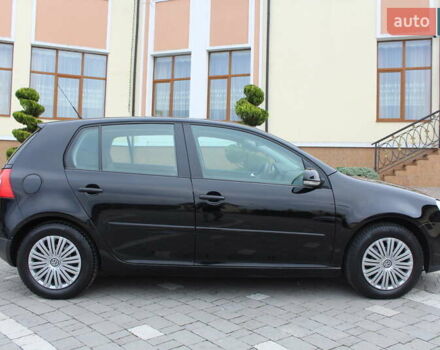 Черный Фольксваген Гольф, объемом двигателя 1.6 л и пробегом 203 тыс. км за 5890 $, фото 25 на Automoto.ua