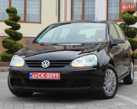 Черный Фольксваген Гольф, объемом двигателя 1.6 л и пробегом 203 тыс. км за 5890 $, фото 2 на Automoto.ua