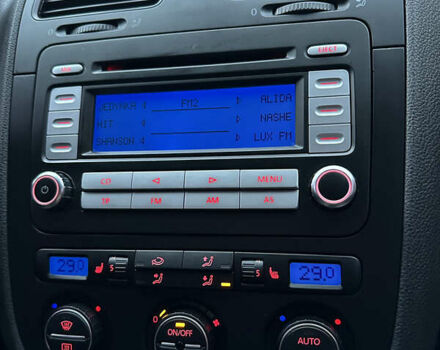 Фольксваген Гольф 2006 в Полтаве на Automoto.ua Черный Фольксваген Гольф, объемом двигателя 1.6 л и пробегом 295 тыс. км за 5800 $, фото 25 на Automoto.ua