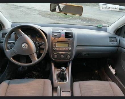 Черный Фольксваген Гольф, объемом двигателя 1.4 л и пробегом 200 тыс. км за 5600 $, фото 6 на Automoto.ua