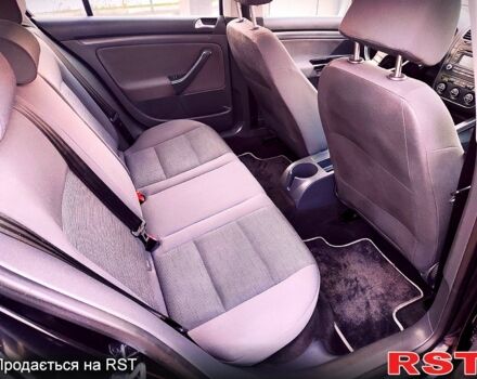 Черный Фольксваген Гольф, объемом двигателя 1.6 л и пробегом 223 тыс. км за 5350 $, фото 9 на Automoto.ua