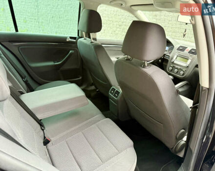 Чорний Фольксваген Гольф, об'ємом двигуна 1.4 л та пробігом 142 тис. км за 7799 $, фото 17 на Automoto.ua