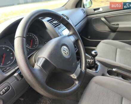 Фольксваген Гольф 2006 в Хмельницком на Automoto.ua Черный Фольксваген Гольф, объемом двигателя 1.6 л и пробегом 247 тыс. км за 6400 $, фото 64 на Automoto.ua