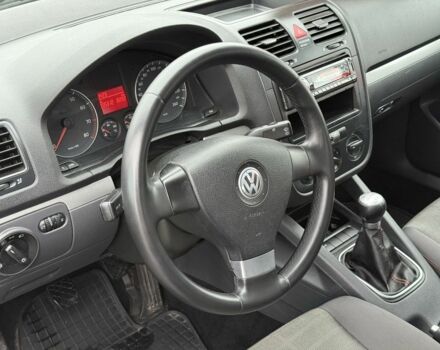 Черный Фольксваген Гольф, объемом двигателя 1.6 л и пробегом 265 тыс. км за 6300 $, фото 11 на Automoto.ua