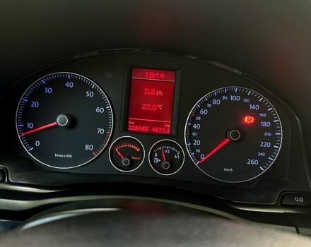 Чорний Фольксваген Гольф, об'ємом двигуна 1.4 л та пробігом 230 тис. км за 5300 $, фото 3 на Automoto.ua