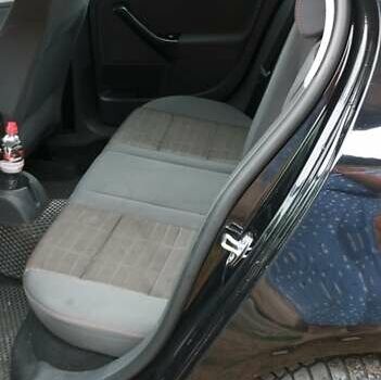 Черный Фольксваген Гольф, объемом двигателя 1.39 л и пробегом 298 тыс. км за 5500 $, фото 5 на Automoto.ua