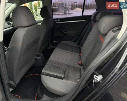 Черный Фольксваген Гольф, объемом двигателя 1.6 л и пробегом 195 тыс. км за 5150 $, фото 16 на Automoto.ua