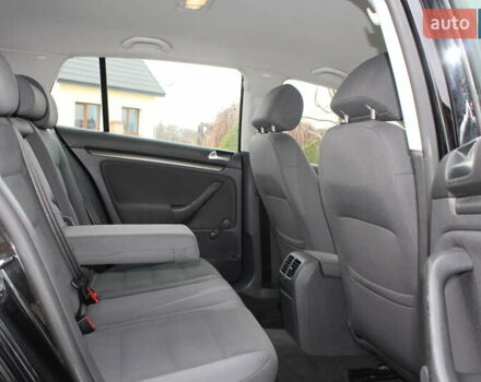 Чорний Фольксваген Гольф, об'ємом двигуна 1.6 л та пробігом 205 тис. км за 5690 $, фото 64 на Automoto.ua