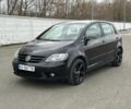 Черный Фольксваген Гольф, объемом двигателя 1.6 л и пробегом 200 тыс. км за 5950 $, фото 1 на Automoto.ua