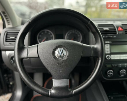 Черный Фольксваген Гольф, объемом двигателя 1.6 л и пробегом 221 тыс. км за 6600 $, фото 28 на Automoto.ua