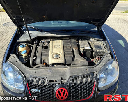 Черный Фольксваген Гольф, объемом двигателя 2 л и пробегом 222 тыс. км за 6300 $, фото 3 на Automoto.ua