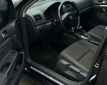 Черный Фольксваген Гольф, объемом двигателя 1.6 л и пробегом 200 тыс. км за 6900 $, фото 7 на Automoto.ua