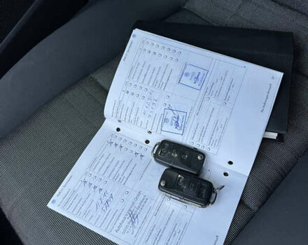 Черный Фольксваген Гольф, объемом двигателя 1.6 л и пробегом 195 тыс. км за 5900 $, фото 16 на Automoto.ua