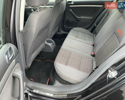 Черный Фольксваген Гольф, объемом двигателя 1.4 л и пробегом 220 тыс. км за 5900 $, фото 10 на Automoto.ua