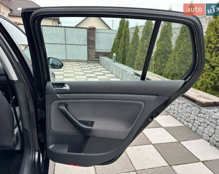 Черный Фольксваген Гольф, объемом двигателя 1.4 л и пробегом 187 тыс. км за 6500 $, фото 48 на Automoto.ua