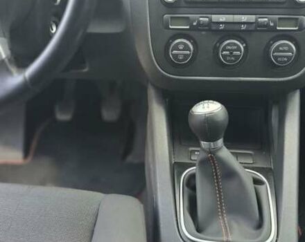 Черный Фольксваген Гольф, объемом двигателя 1.6 л и пробегом 205 тыс. км за 6250 $, фото 10 на Automoto.ua