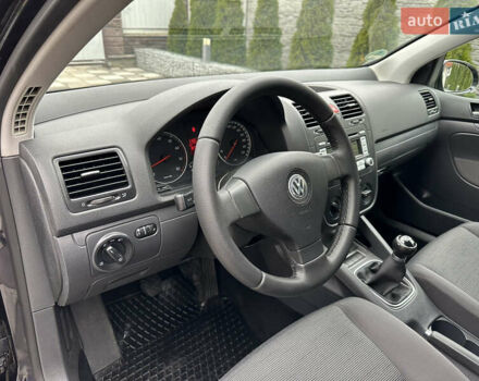 Черный Фольксваген Гольф, объемом двигателя 1.4 л и пробегом 187 тыс. км за 6500 $, фото 63 на Automoto.ua