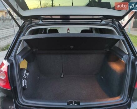 Черный Фольксваген Гольф, объемом двигателя 1.6 л и пробегом 250 тыс. км за 7500 $, фото 12 на Automoto.ua