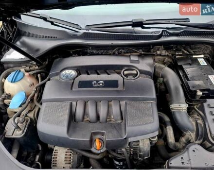 Черный Фольксваген Гольф, объемом двигателя 1.6 л и пробегом 219 тыс. км за 6400 $, фото 1 на Automoto.ua