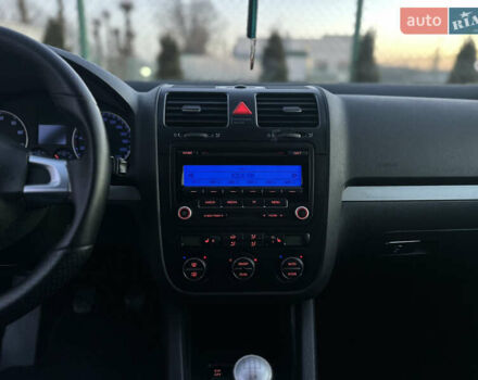 Черный Фольксваген Гольф, объемом двигателя 1.4 л и пробегом 271 тыс. км за 5700 $, фото 25 на Automoto.ua