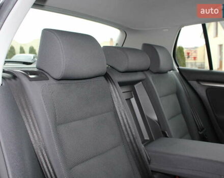 Черный Фольксваген Гольф, объемом двигателя 1.6 л и пробегом 203 тыс. км за 5890 $, фото 68 на Automoto.ua