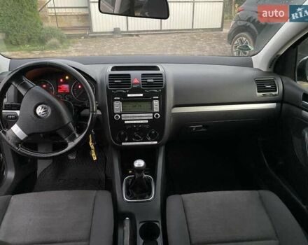 Черный Фольксваген Гольф, объемом двигателя 1.6 л и пробегом 246 тыс. км за 5200 $, фото 13 на Automoto.ua