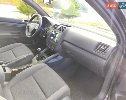 Фольксваген Гольф 2006 в Хмельницком на Automoto.ua Черный Фольксваген Гольф, объемом двигателя 1.6 л и пробегом 247 тыс. км за 6400 $, фото 63 на Automoto.ua