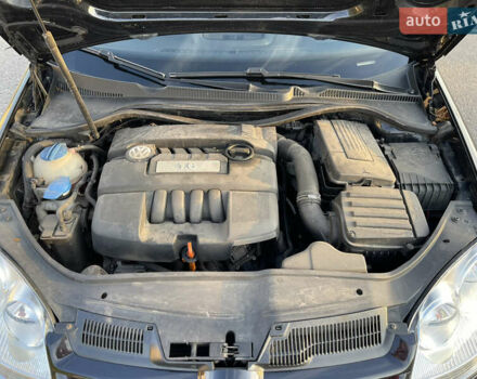 Черный Фольксваген Гольф, объемом двигателя 1.6 л и пробегом 138 тыс. км за 6500 $, фото 20 на Automoto.ua