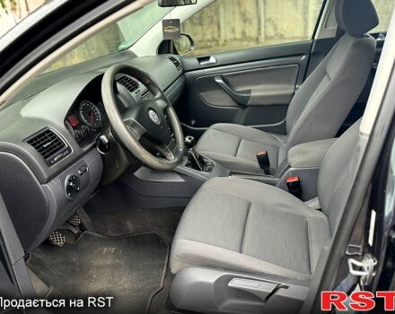 Черный Фольксваген Гольф, объемом двигателя 1.6 л и пробегом 195 тыс. км за 5700 $, фото 5 на Automoto.ua