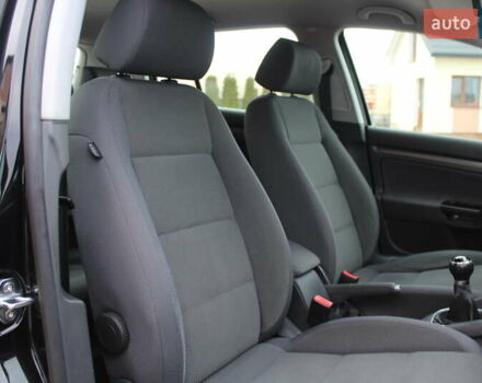 Черный Фольксваген Гольф, объемом двигателя 1.6 л и пробегом 203 тыс. км за 5890 $, фото 76 на Automoto.ua