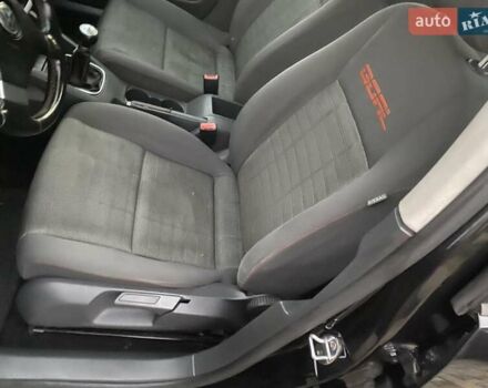 Черный Фольксваген Гольф, объемом двигателя 1.6 л и пробегом 246 тыс. км за 5200 $, фото 11 на Automoto.ua