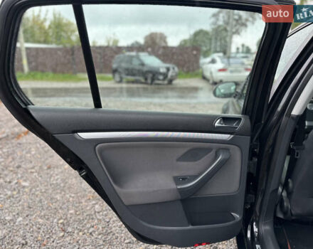 Черный Фольксваген Гольф, объемом двигателя 1.6 л и пробегом 221 тыс. км за 6600 $, фото 35 на Automoto.ua