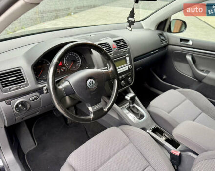 Чорний Фольксваген Гольф, об'ємом двигуна 1.4 л та пробігом 142 тис. км за 7799 $, фото 21 на Automoto.ua