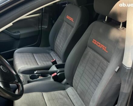 Чорний Фольксваген Гольф, об'ємом двигуна 1.6 л та пробігом 255 тис. км за 4990 $, фото 21 на Automoto.ua