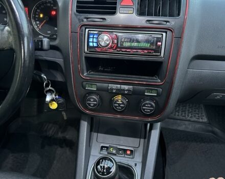 Черный Фольксваген Гольф, объемом двигателя 1.6 л и пробегом 329 тыс. км за 4300 $, фото 14 на Automoto.ua