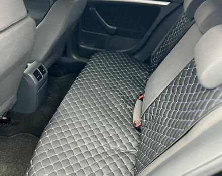 Черный Фольксваген Гольф, объемом двигателя 1.6 л и пробегом 245 тыс. км за 5700 $, фото 29 на Automoto.ua