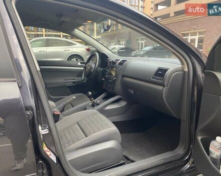 Черный Фольксваген Гольф, объемом двигателя 1.6 л и пробегом 262 тыс. км за 6100 $, фото 13 на Automoto.ua