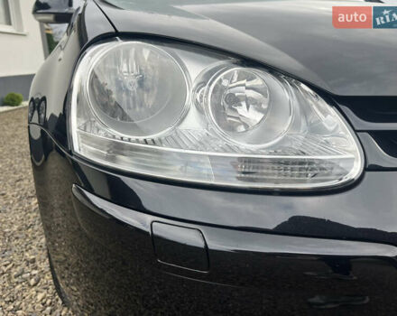 Черный Фольксваген Гольф, объемом двигателя 1.6 л и пробегом 253 тыс. км за 6250 $, фото 46 на Automoto.ua