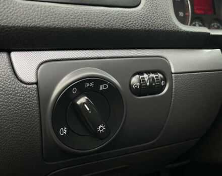 Черный Фольксваген Гольф, объемом двигателя 1.6 л и пробегом 235 тыс. км за 5899 $, фото 19 на Automoto.ua