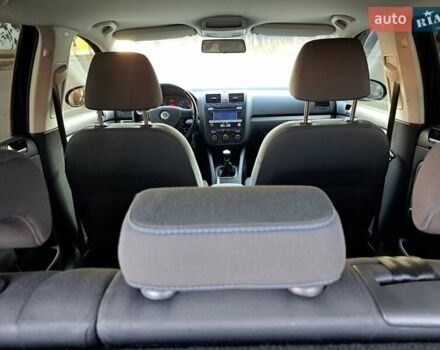 Черный Фольксваген Гольф, объемом двигателя 1.39 л и пробегом 220 тыс. км за 6400 $, фото 41 на Automoto.ua