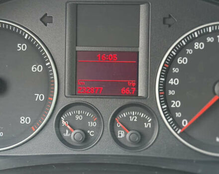 Черный Фольксваген Гольф, объемом двигателя 1.6 л и пробегом 232 тыс. км за 5750 $, фото 20 на Automoto.ua