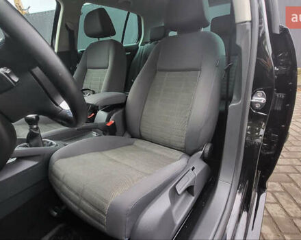 Черный Фольксваген Гольф, объемом двигателя 1.6 л и пробегом 237 тыс. км за 6500 $, фото 25 на Automoto.ua