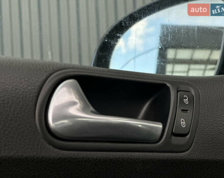 Черный Фольксваген Гольф, объемом двигателя 1.4 л и пробегом 191 тыс. км за 5550 $, фото 22 на Automoto.ua