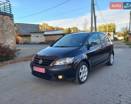 Черный Фольксваген Гольф, объемом двигателя 1.6 л и пробегом 200 тыс. км за 5650 $, фото 1 на Automoto.ua