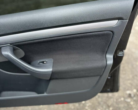 Черный Фольксваген Гольф, объемом двигателя 1.6 л и пробегом 245 тыс. км за 5700 $, фото 16 на Automoto.ua