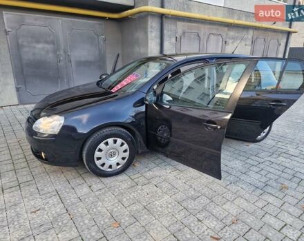Черный Фольксваген Гольф, объемом двигателя 1.6 л и пробегом 255 тыс. км за 5950 $, фото 25 на Automoto.ua