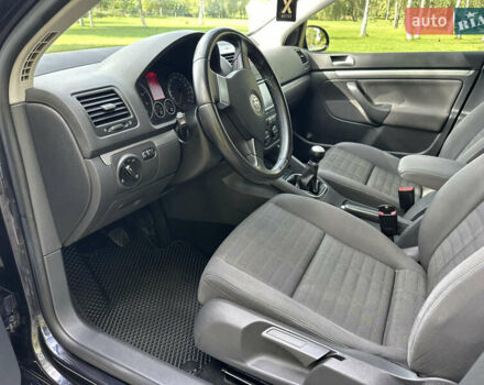 Чорний Фольксваген Гольф, об'ємом двигуна 1.6 л та пробігом 296 тис. км за 6499 $, фото 44 на Automoto.ua