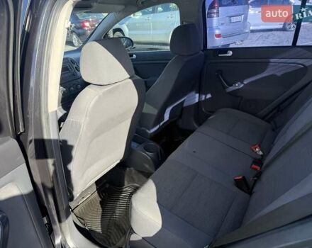 Черный Фольксваген Гольф, объемом двигателя 1.6 л и пробегом 280 тыс. км за 4950 $, фото 11 на Automoto.ua