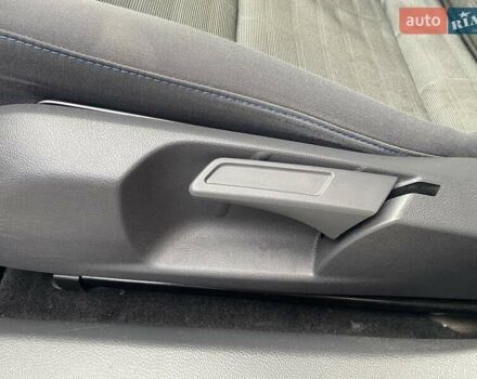 Черный Фольксваген Гольф, объемом двигателя 1.6 л и пробегом 262 тыс. км за 6100 $, фото 15 на Automoto.ua